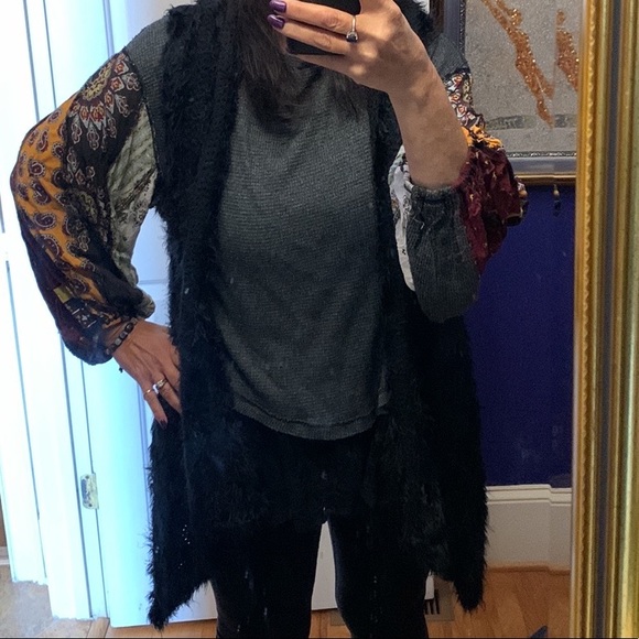 Nygaard Supersoft stretchy Elegant vest/ faux fur - Picture 2 of 10